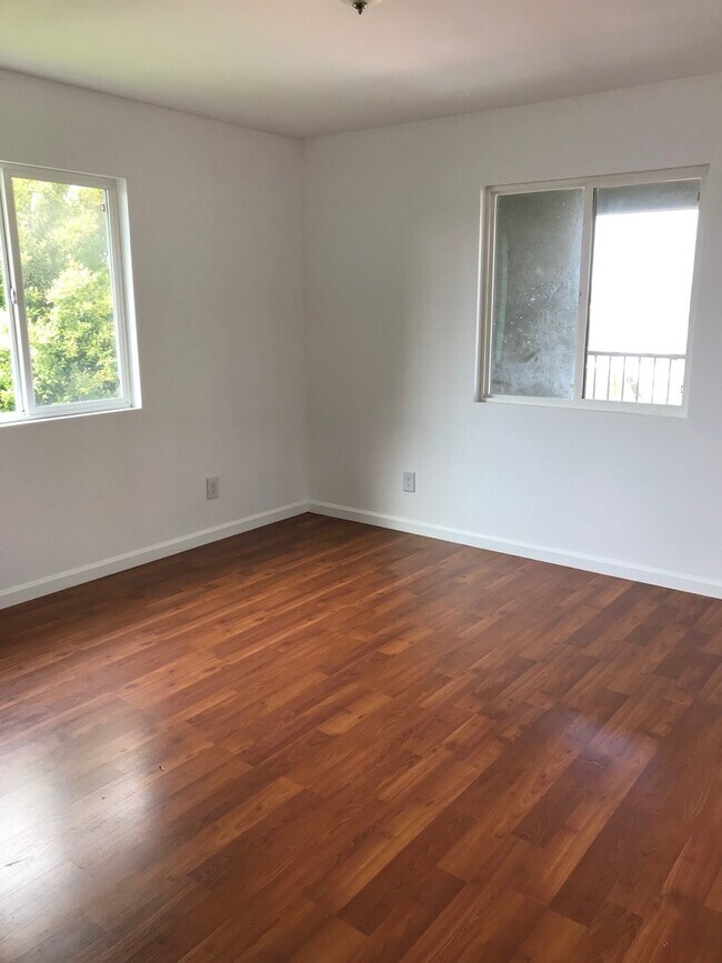 Foto del edificio - Spacious Dual-Unit Home in Prime Echo Park Location *Close to Dodger Stadium*