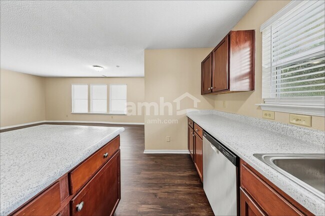 Foto del edificio - 8629 Blooming Grove Dr