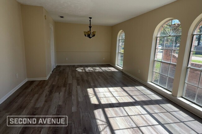 Foto del edificio - 7023 Foxhurst Ln