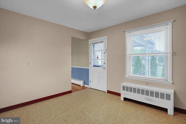Building Photo - 918 John St