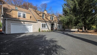 Building Photo - 89 East Dr