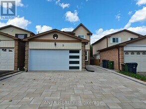 Building Photo - 5 Muirlands Dr