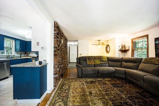 Foto del edificio - 468 Harpswell Rd