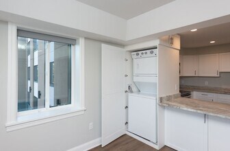 Interior Photo - 925 at North