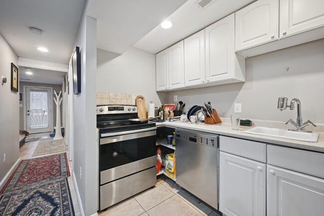 Building Photo - 2106 O St NW