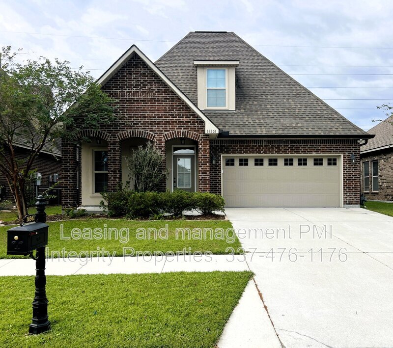 Foto principal - 18361 Sunset Park Dr