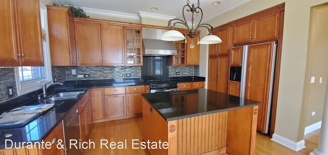 Foto del edificio - 3 br, 3.5 bath House - 1812 Alta Vista Ct