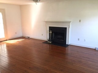 Building Photo - 7095 Mill Valley Rd