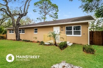 Building Photo - 701 Palm Springs Dr