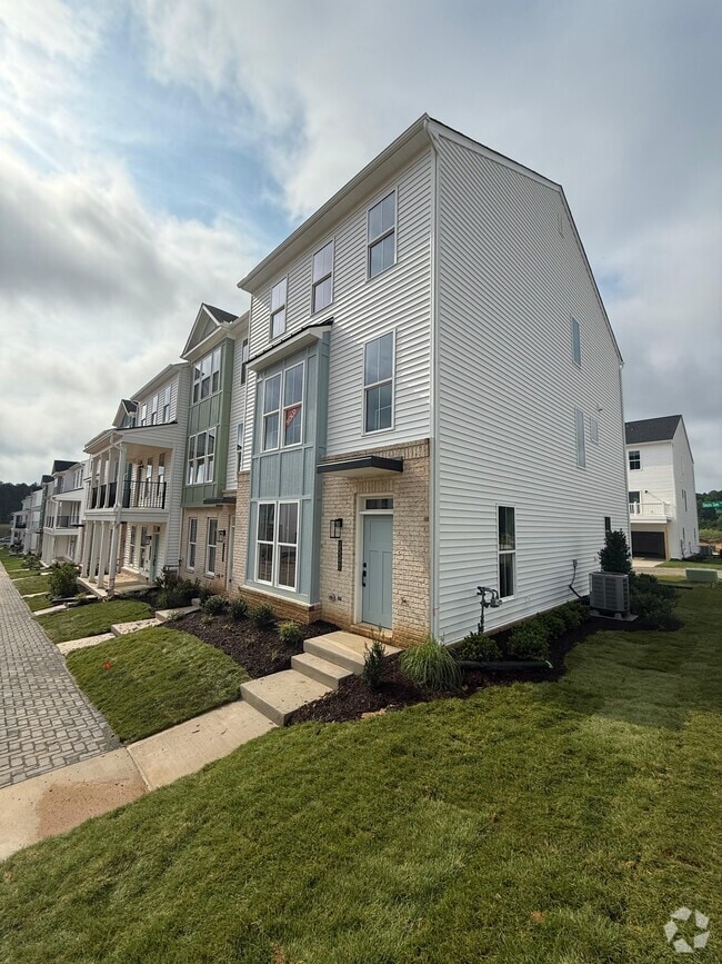 Building Photo - 15386 Oasis Sun Wy