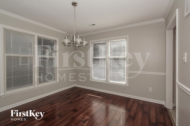 Foto del edificio - 7906 Trotter Rd