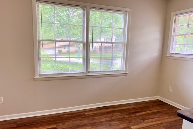 Foto del edificio - 728 Montclair Dr