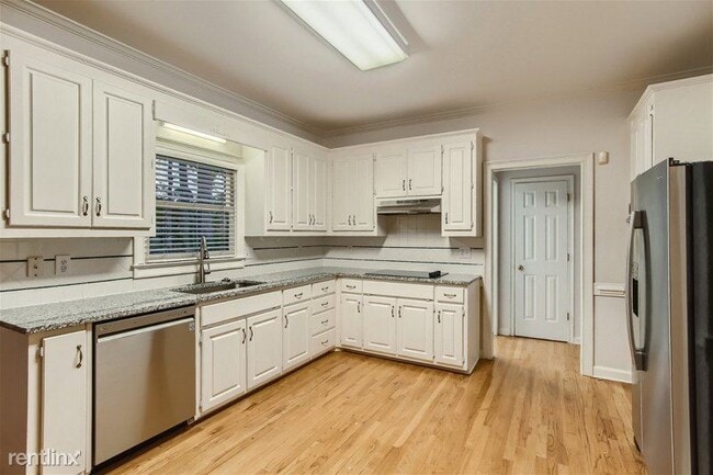 Building Photo - 4 br, 3.5 bath House - 1245 Denmark Drive ...