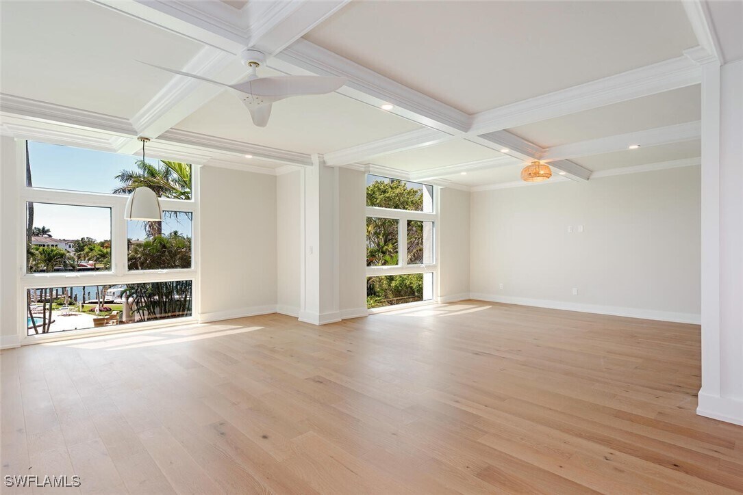 Foto principal - 400 Park Shore Dr