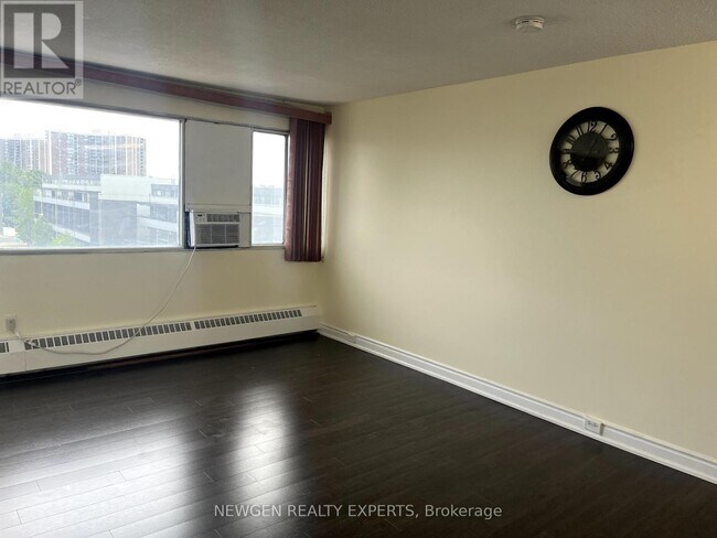 Building Photo - 507-10-610 Sunny Glenway