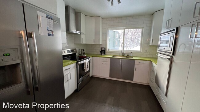 Foto del edificio - 2 br, 1.5 bath House - 6469 Village Parkway