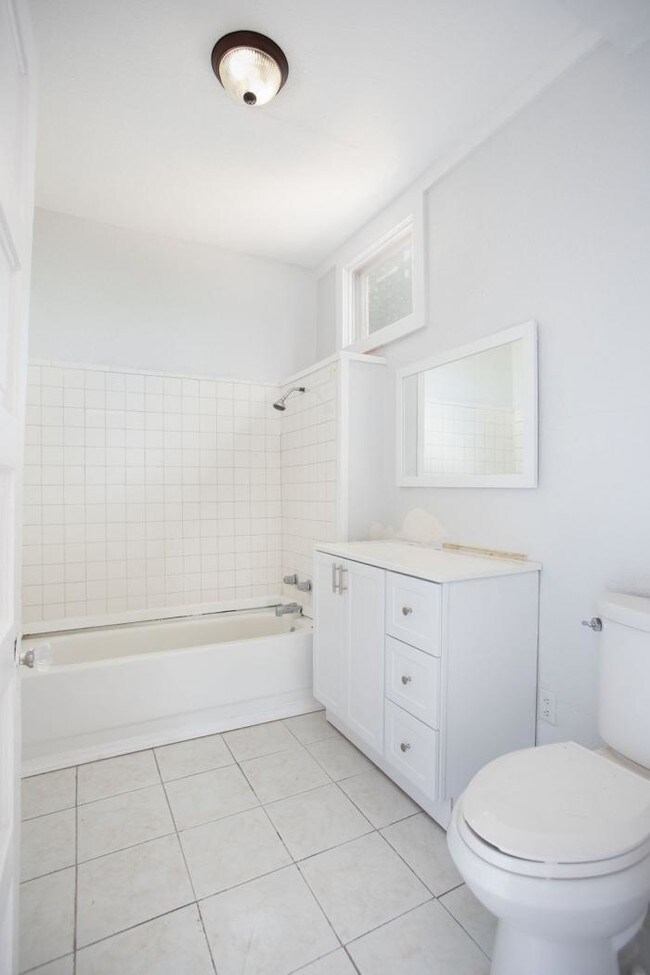 Building Photo - 1 bedroom in Deland FL 32720