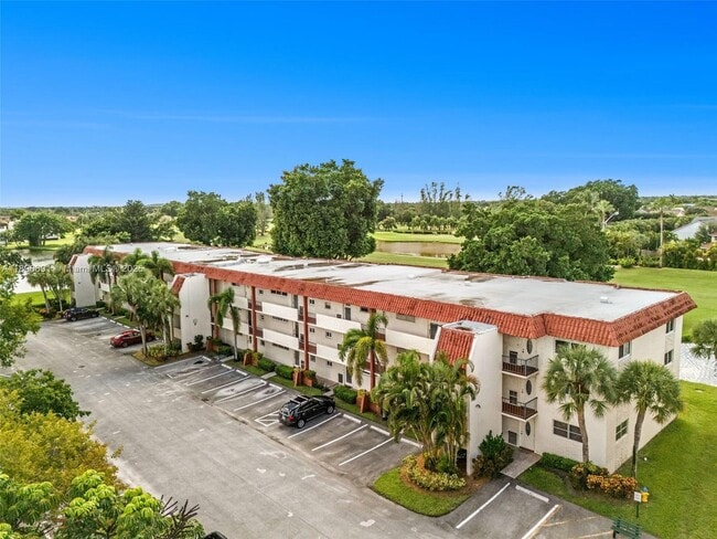 Foto del edificio - 9811 N Hollybrook Lake Dr