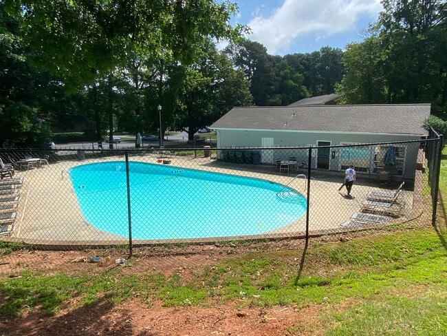 Building Photo - 1128 Nottingham Cir