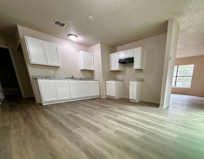 Foto del edificio - 4315 Lehman Dr