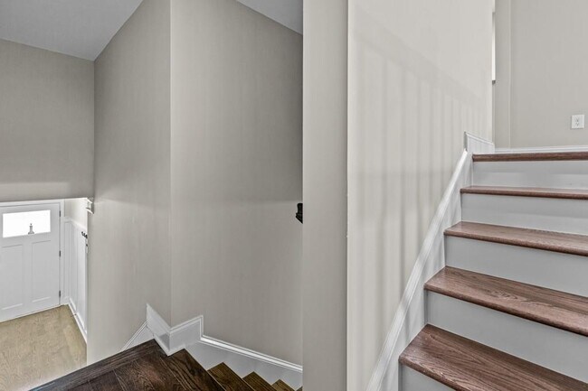 Foto del edificio - 3209 Hallmark Ln NE