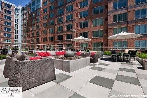 Foto del edificio - 482 Fulton Ct