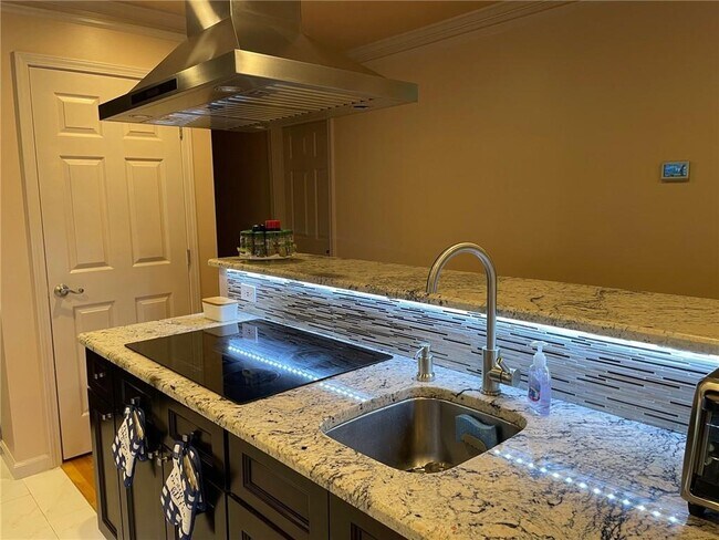 Foto del edificio - 3355 Timberlake Rd NW