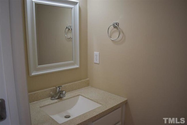 Building Photo - 308 Orchard Park Dr