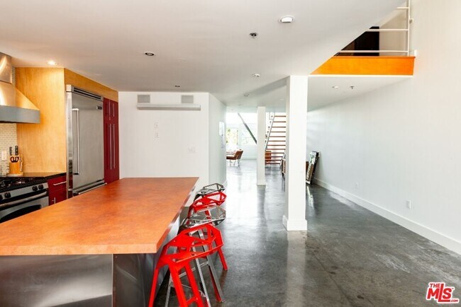 Foto del edificio - 615 Hampton Dr