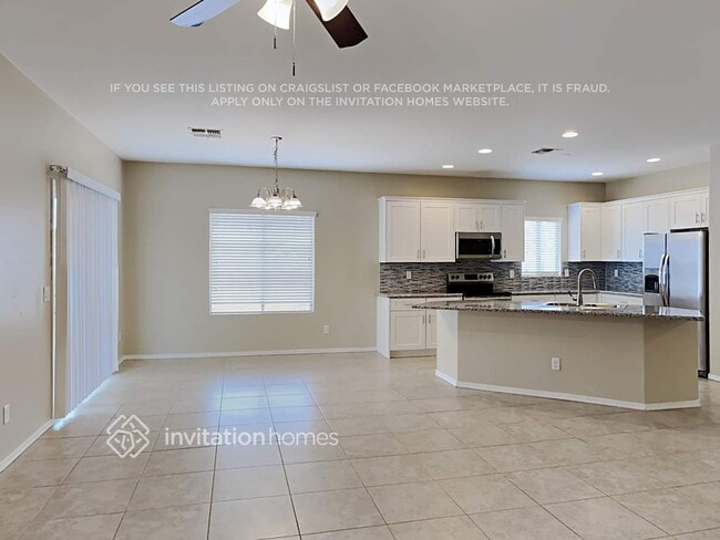 Building Photo - 14210 W Hearn Rd