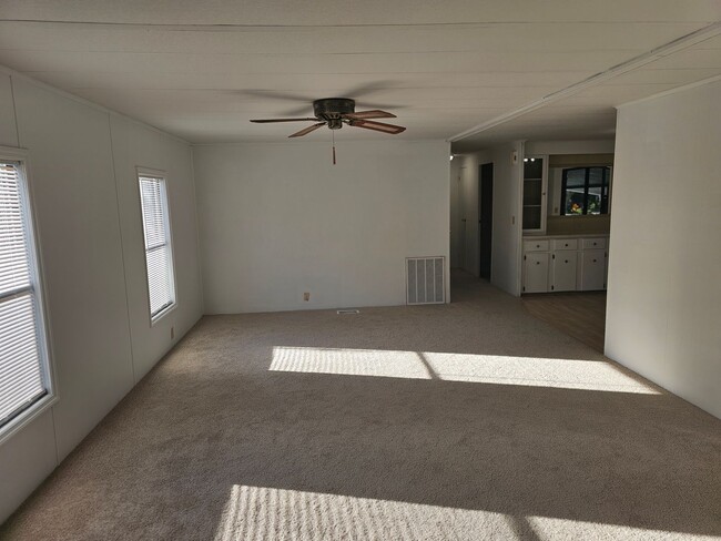 Building Photo - NICE & LARGE!  2 BEDROOM / 2 BATH MANUFACTURED HOME (55 + COMMUNITY - EAST ORLANDO)