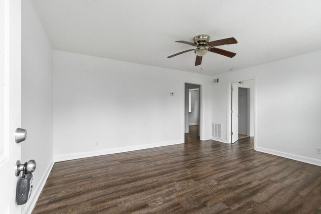 Building Photo - 706 Britton Springs Rd