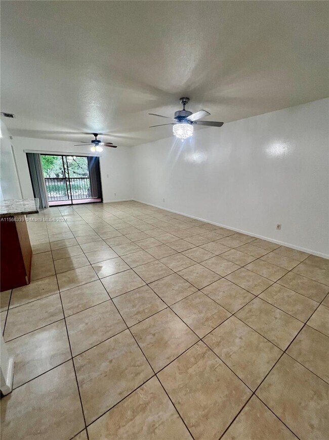 Building Photo - 9601 Riverside Dr