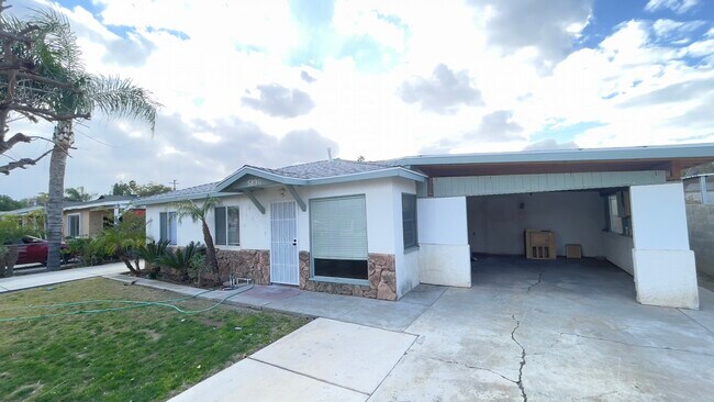 Foto del edificio - 5890 Noble St