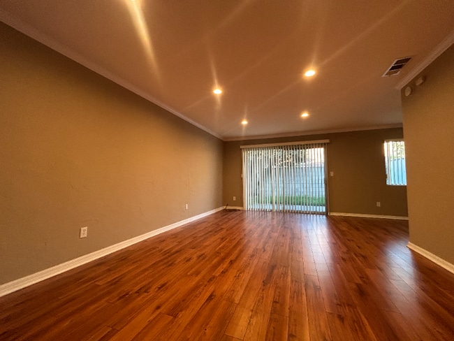 Foto del edificio - 832 Bonita Ave