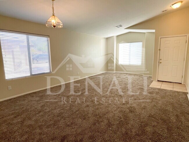 Building Photo - 7220 S 55th Dr