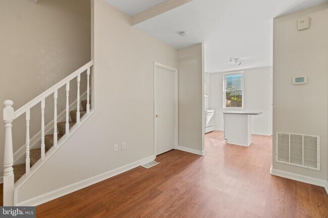 Foto del edificio - 3449 Hickory Ave