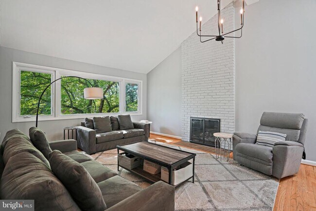 Building Photo - 6301 Crathie Ln