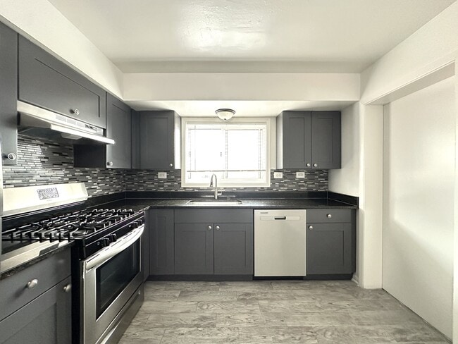 Building Photo - 1314 Carol St