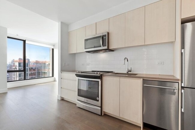 Building Photo - 0 bedroom in LONG ISLAND CITY NY 11101