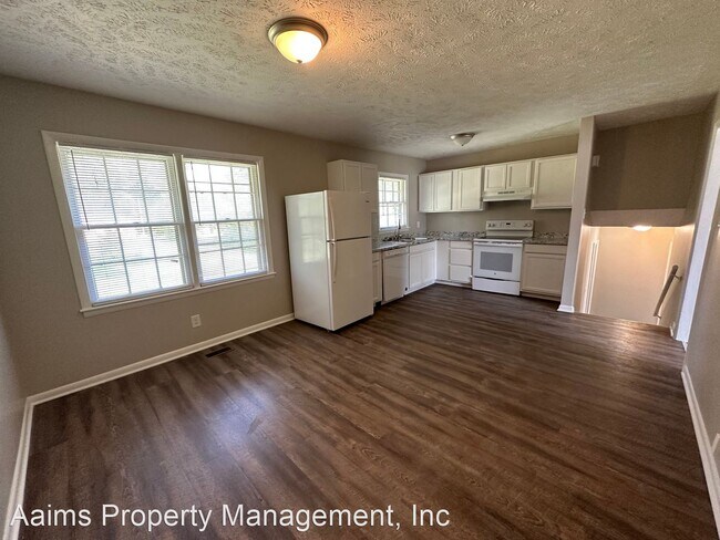 Building Photo - 3 br, 2 bath House - 1301 Chilton Dr.