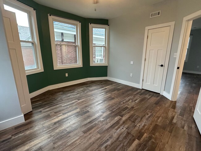 Foto del edificio - 216 Kinsey Ave