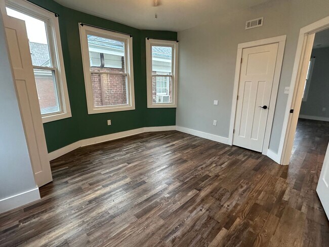 Building Photo - 216 Kinsey Ave