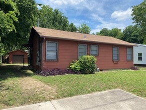 Building Photo - 1514 W Koenig Ln
