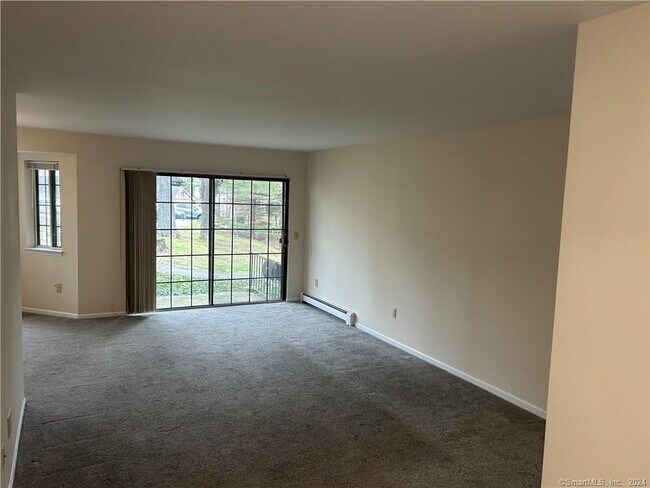 Foto del edificio - 3 Falmouth Ct