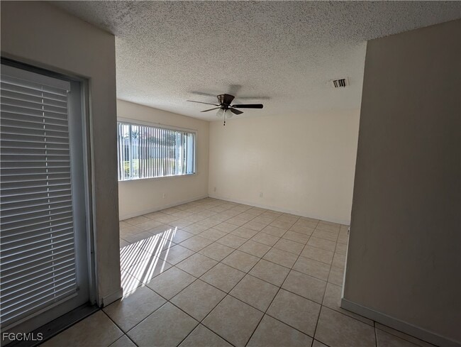 Foto del edificio - 927 SE 19th St