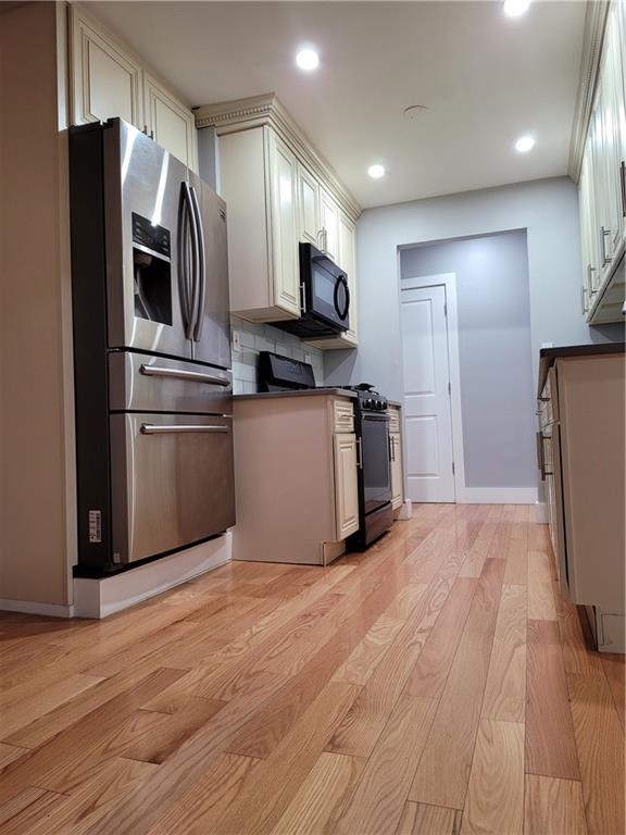 Foto del edificio - 1153 E 57th St