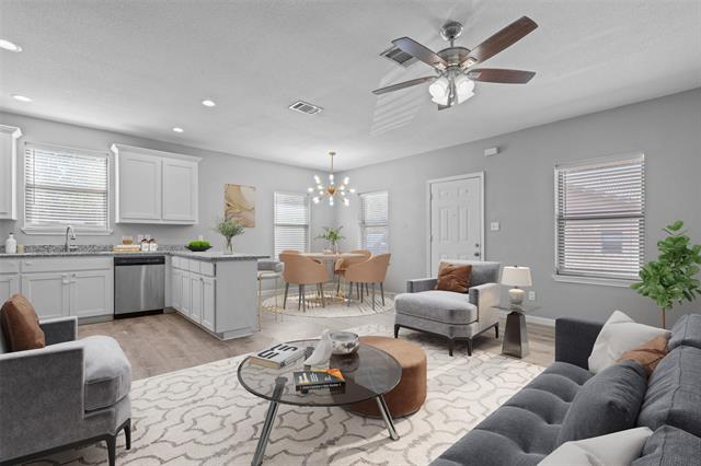 Foto del edificio - 120 Ridgmar Rd