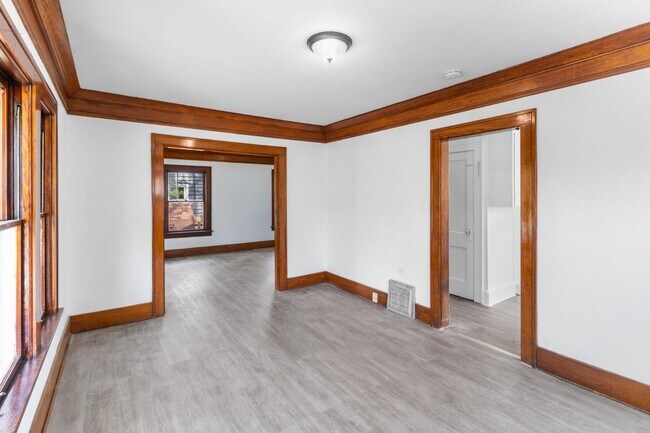 Foto del edificio - 989 N Howard St