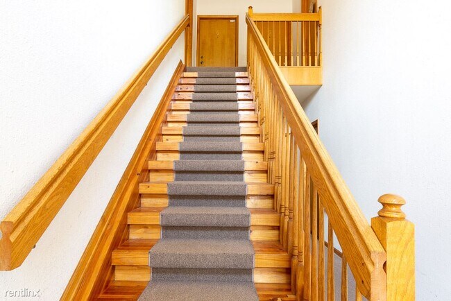 Building Photo - 45842 Prairiegrass Ct